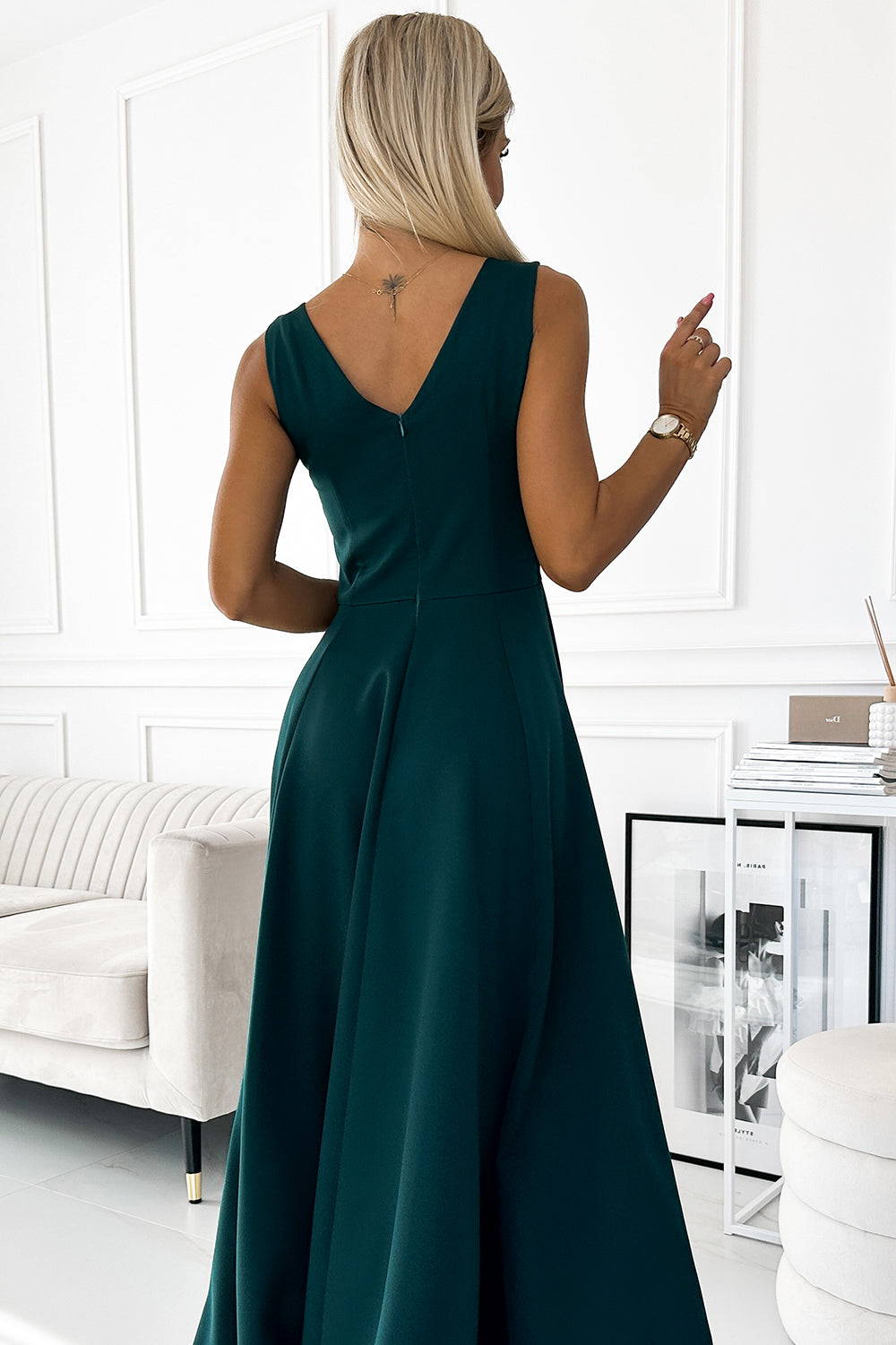 246-5 CINDY ilga elegantiška suknelė su iškirpte - ŽALIA