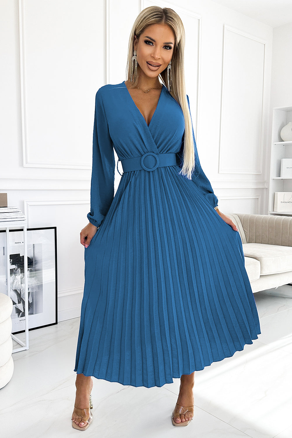 504-5 VIVIANA Susiraukusi midi suknelė su iškirpte, ilgomis rankovėmis ir platu diržu - JEANS spalva